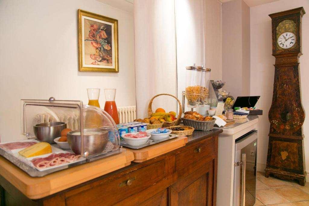 Hotel Logis De La Rose 3*