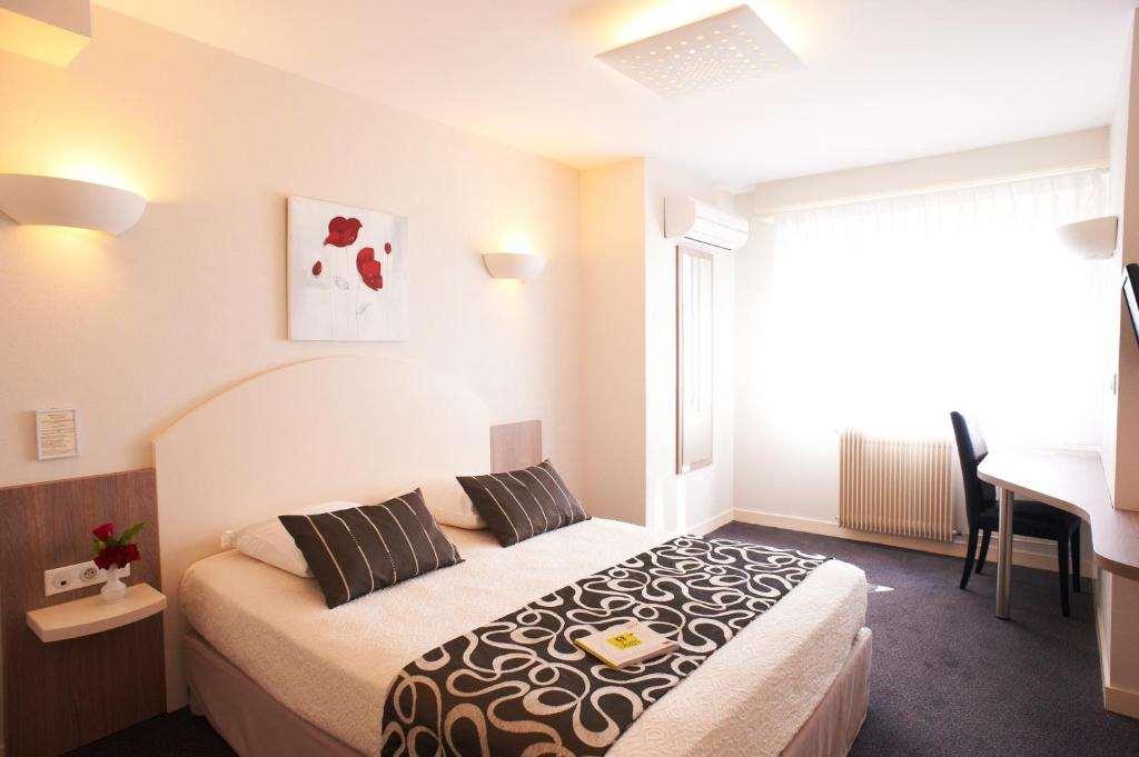 Logis De La Rose Hotel