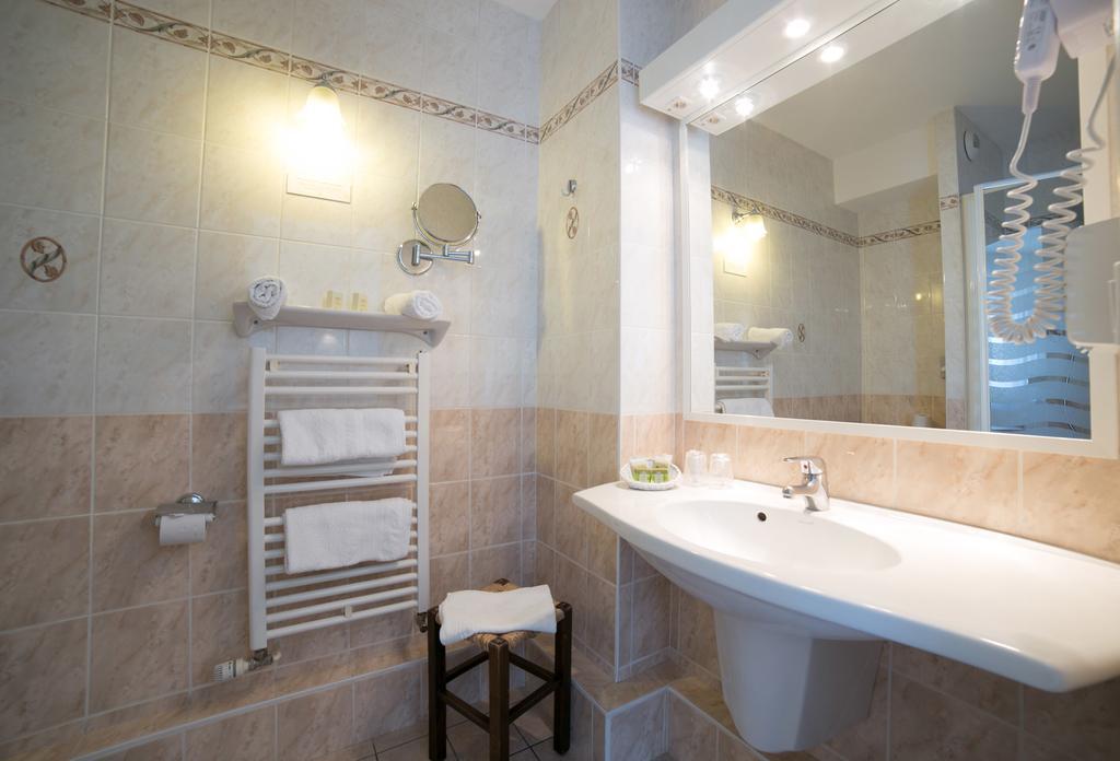 Hotel Logis De La Rose