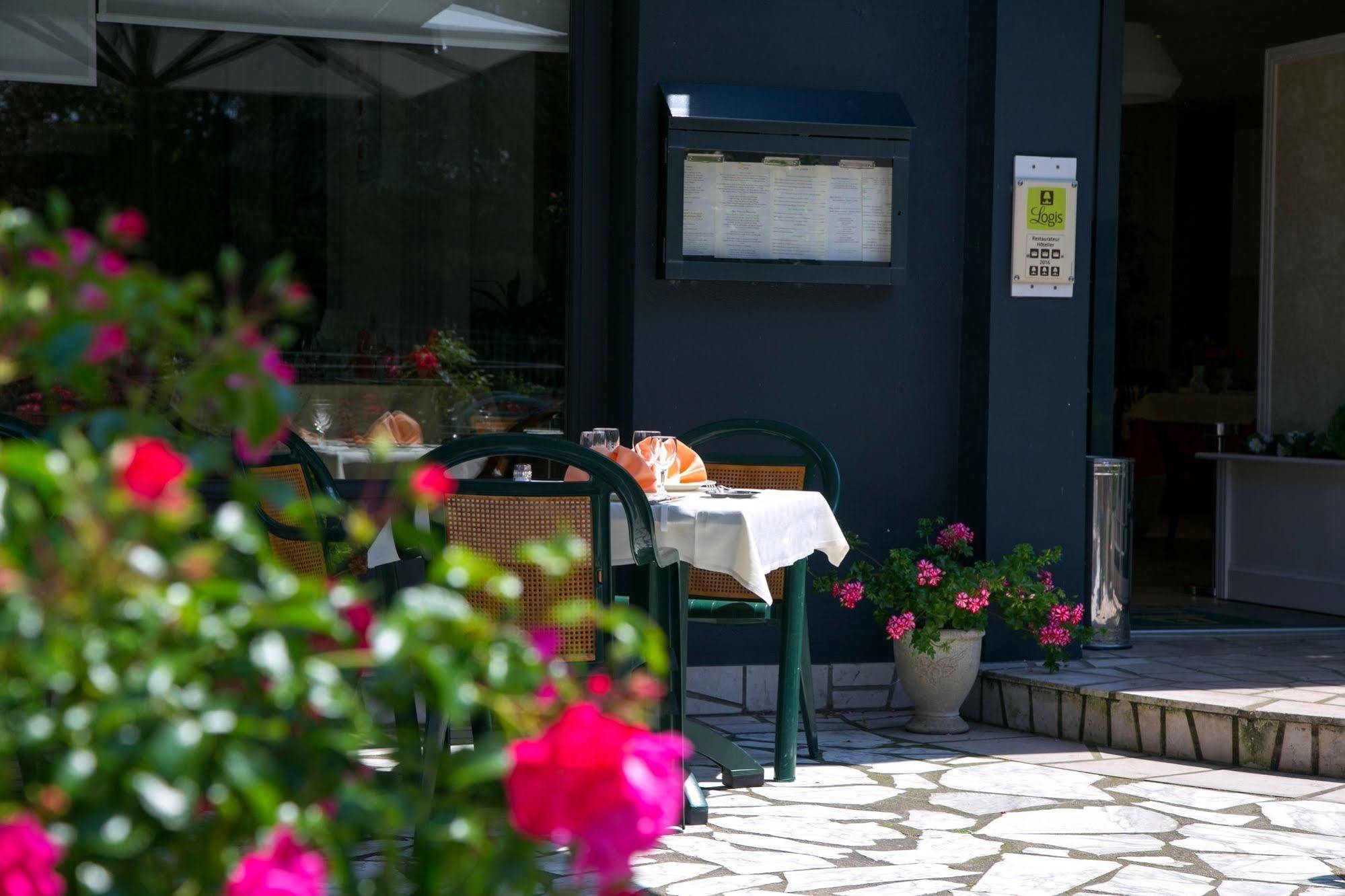 Hotel Logis De La Rose Doué-la-Fontaine