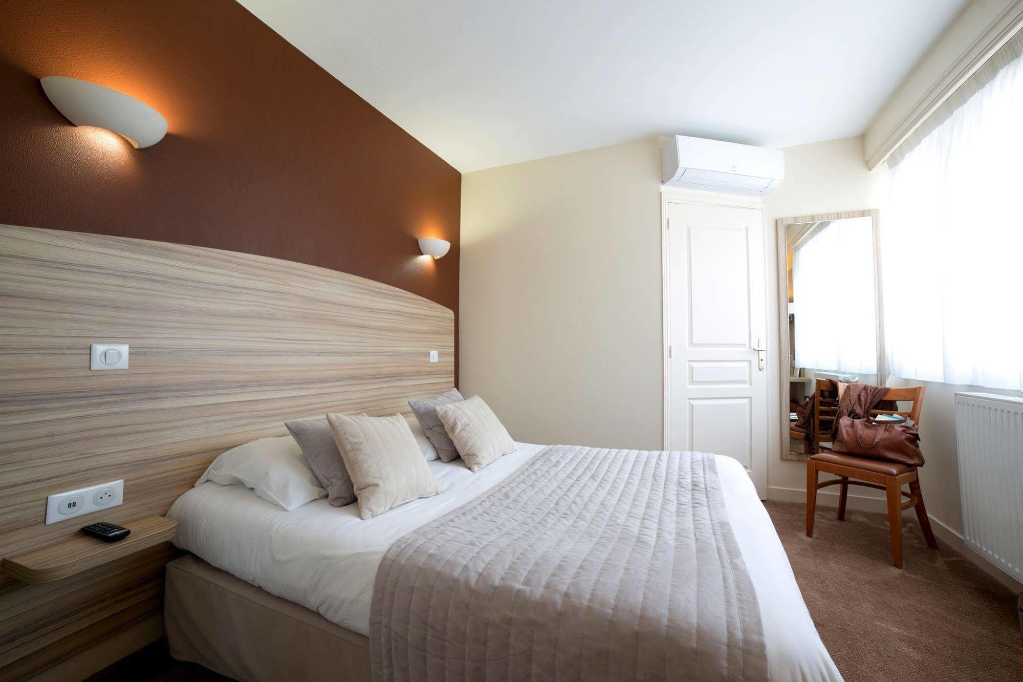 Hotel Logis De La Rose Doué-la-Fontaine