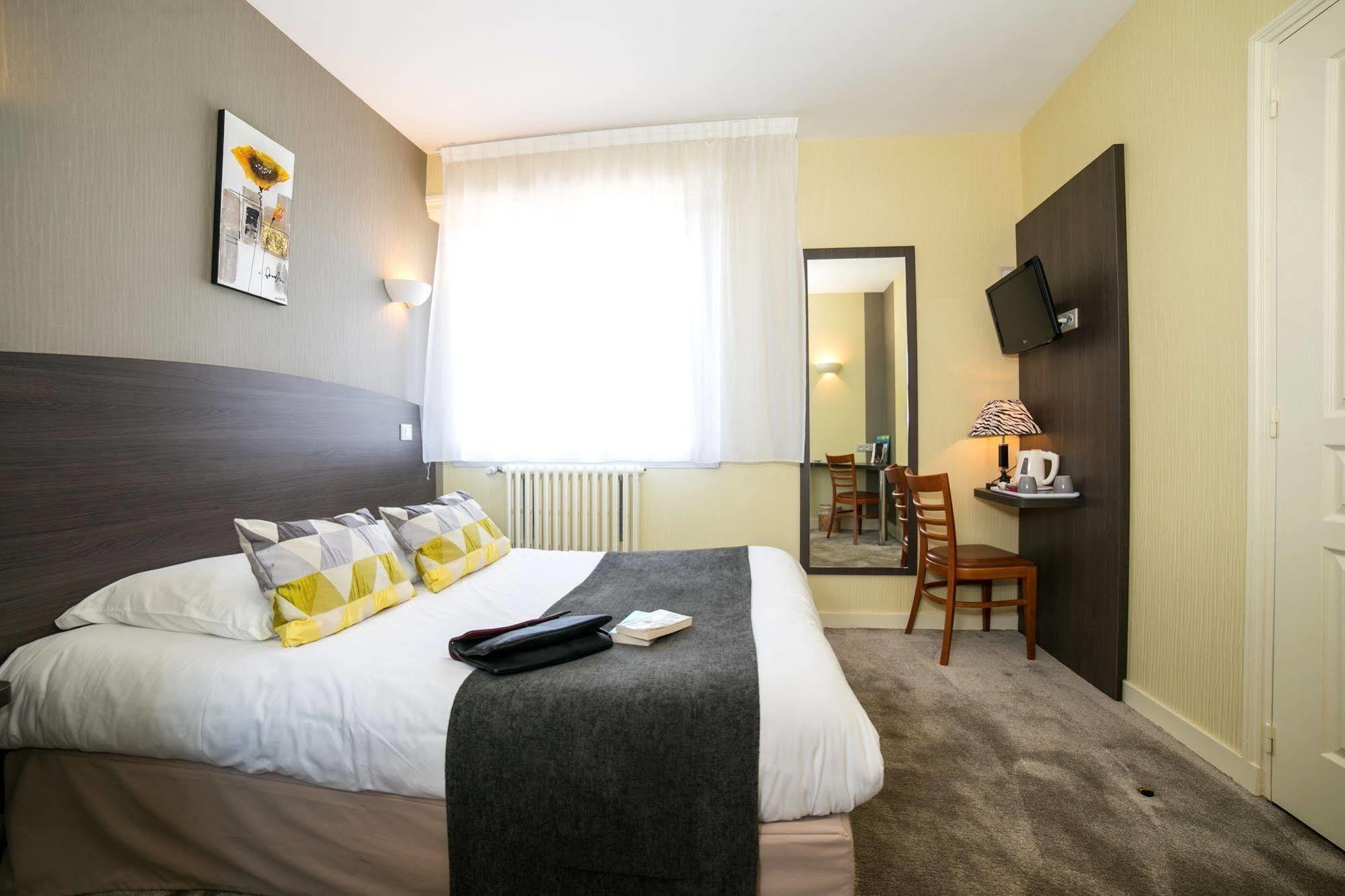 Logis De La Rose Hotel