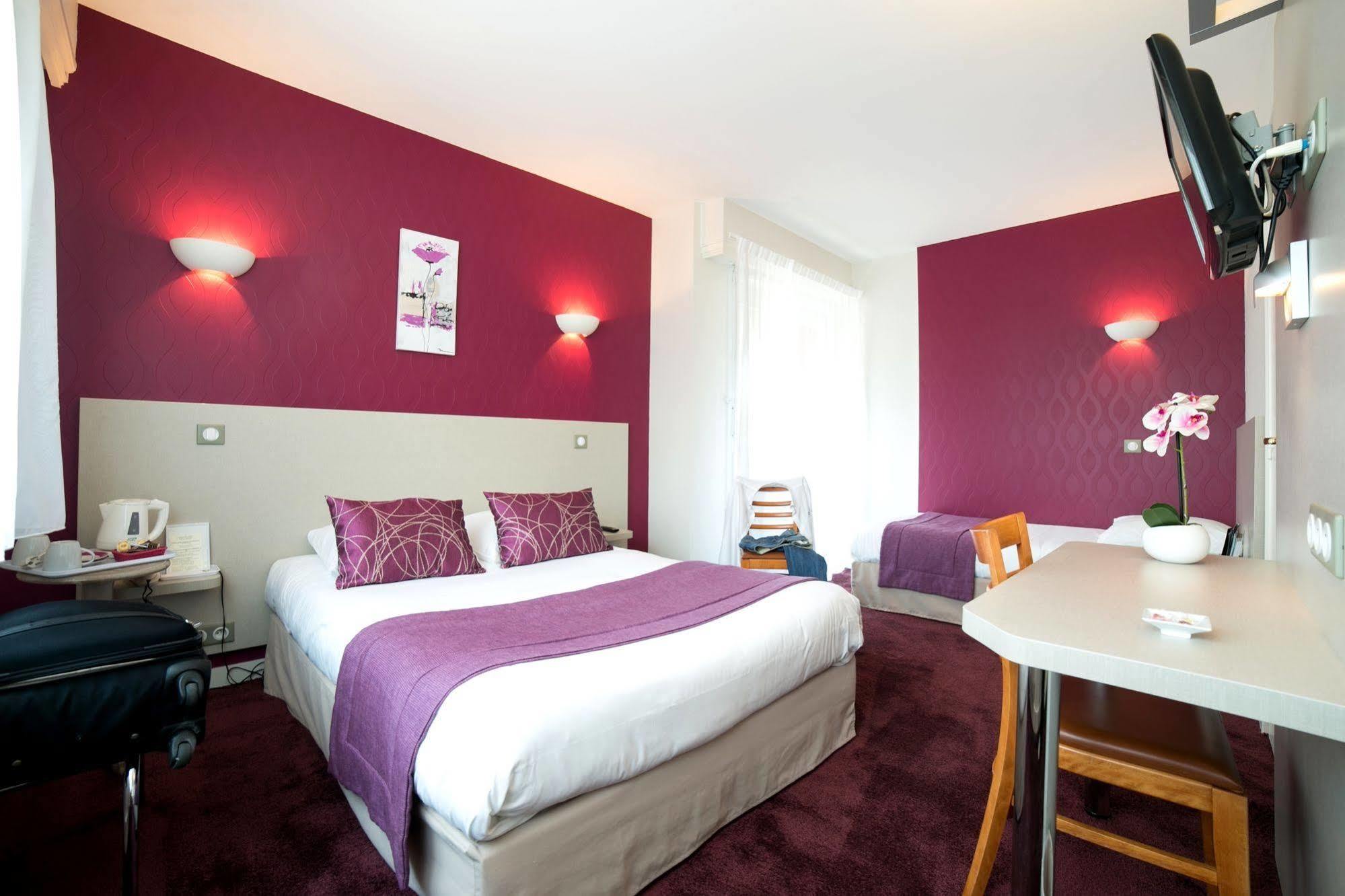 Hotel Logis De La Rose 3*